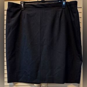 NWT 24W Edwards Navy pinstripe pencil skirt